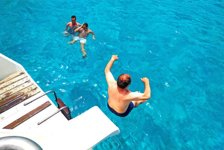 Saltando do barco