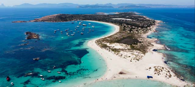 Barco a Formentera saindo de Ibiza