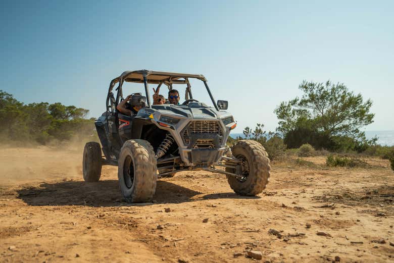 Desfrutando do tour de buggy